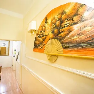 Funny Palace Hostal